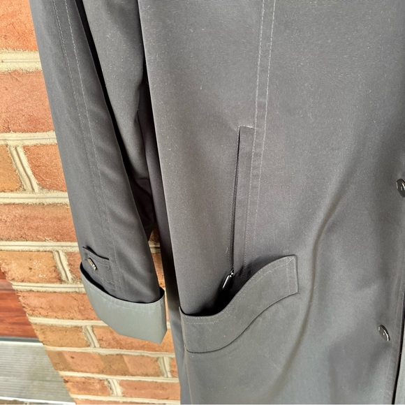 Ladies lightweight trench/raincoat. size medium - Picture 14 of 15